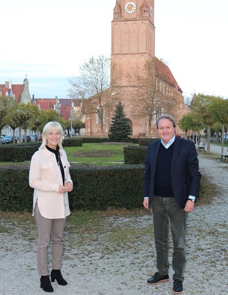 Den Bau des neuen Kinderhauses in Furth fördert der Freistaat mit 914.000 Euro, wie Bayerns Sozialministerin Carolina Trautner dem Landtagsabgeordneten Helmut Radlmeier mitteilte.