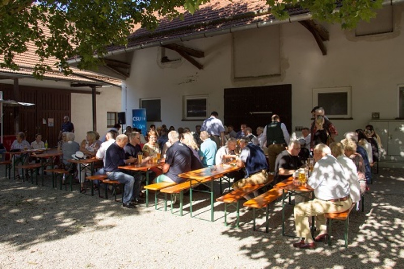 Fest verankert im Kalender ist mittlerweile das gemeinsame Sommerfest der beiden CSU-Kreisverbände Landshut-Stadt und -Land.