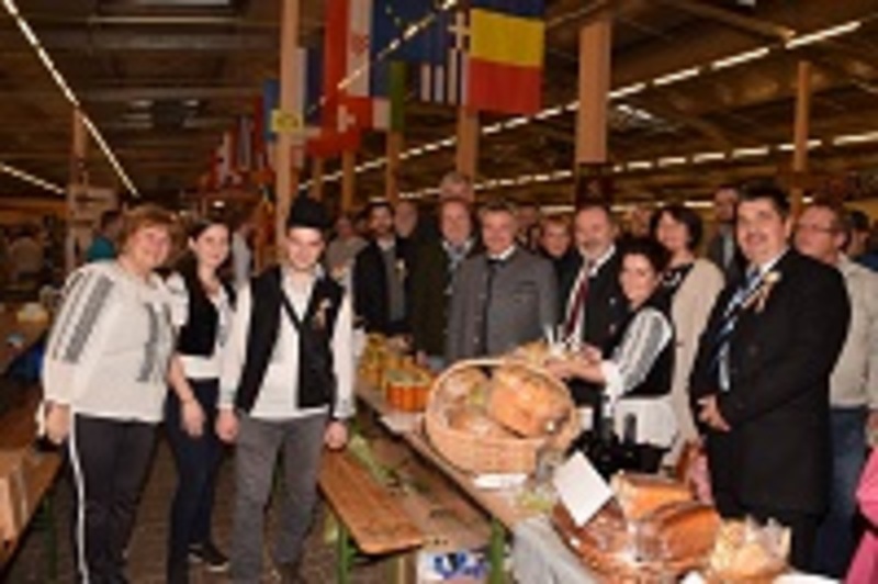 Der europäische Bauernmarkt beim Biller öffnete wieder seine Pforten. Gastland war dieses Mal Rumänien.